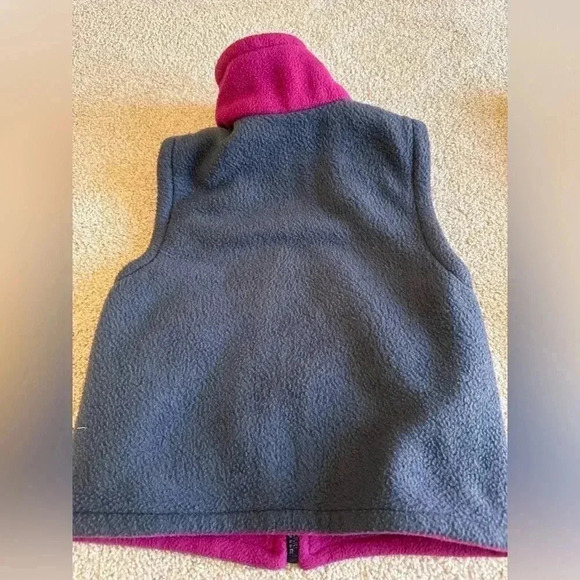 Reversible Gray and Pink Fleece Vest - Picture 4 of 4